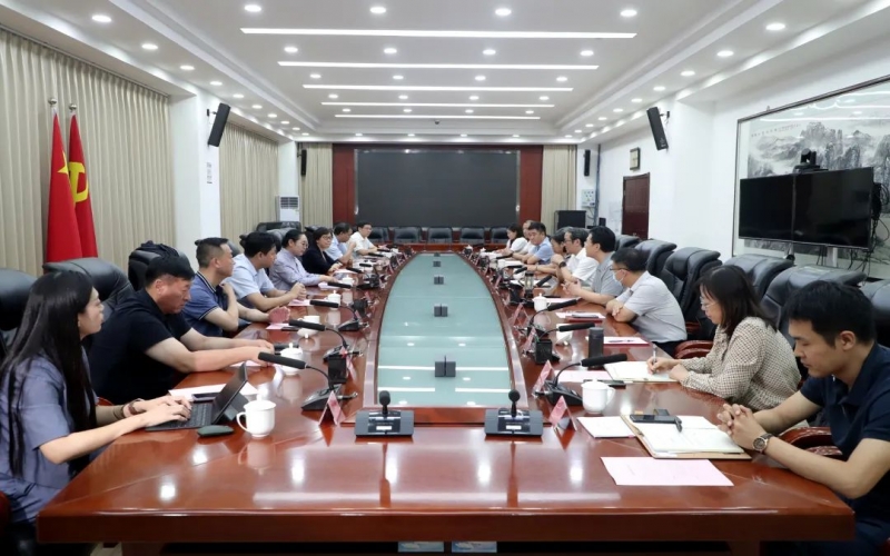 周波接待天津榮程祥泰投資控股集團有限公司、天津東疆綜合保稅區(qū)、天津市海河產(chǎn)業(yè)基金管理有限公司負(fù)責(zé)人一行